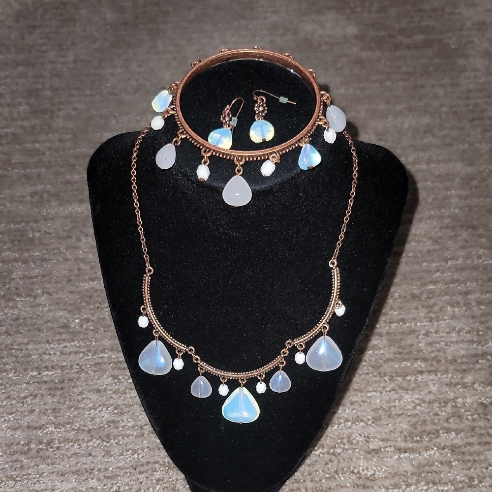 Elegant Faux Opal Jewelry Set with Gold Tone Accents